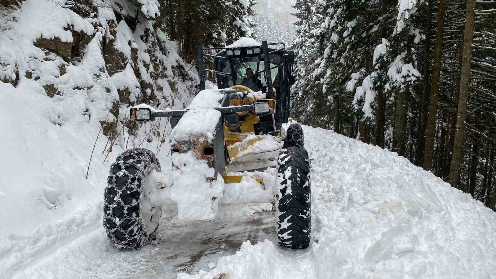 Trabzon’da 70 mahalleye kar nedeniyle ulaşım sağlanamıyor