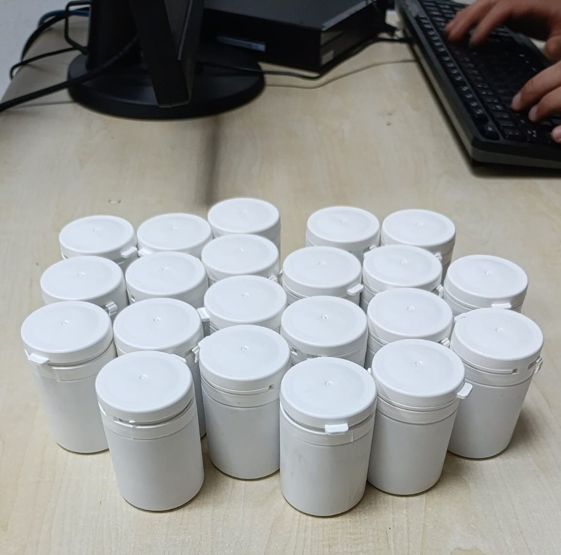 Ş&uuml;phelilerin &ccedil;antasından bin 163 uyuşturucu hap &ccedil;ıktı
