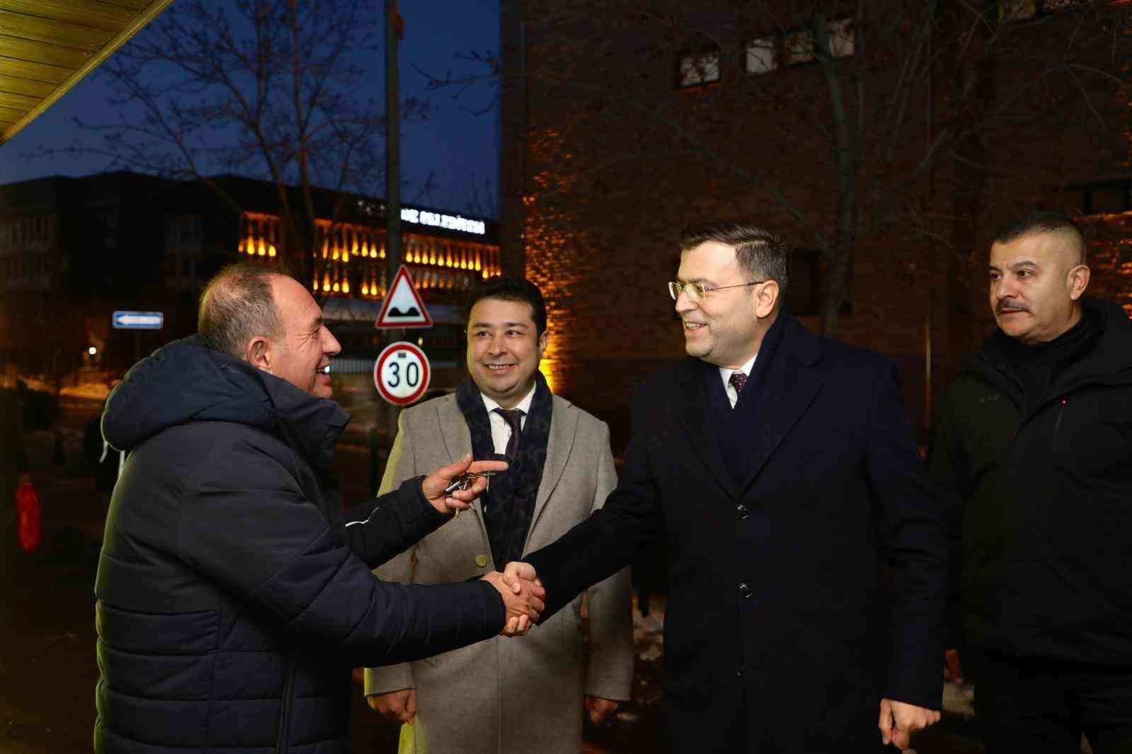 Niğde Valisi Akmeşe&rsquo;den ilk g&uuml;n esnaf ziyareti
