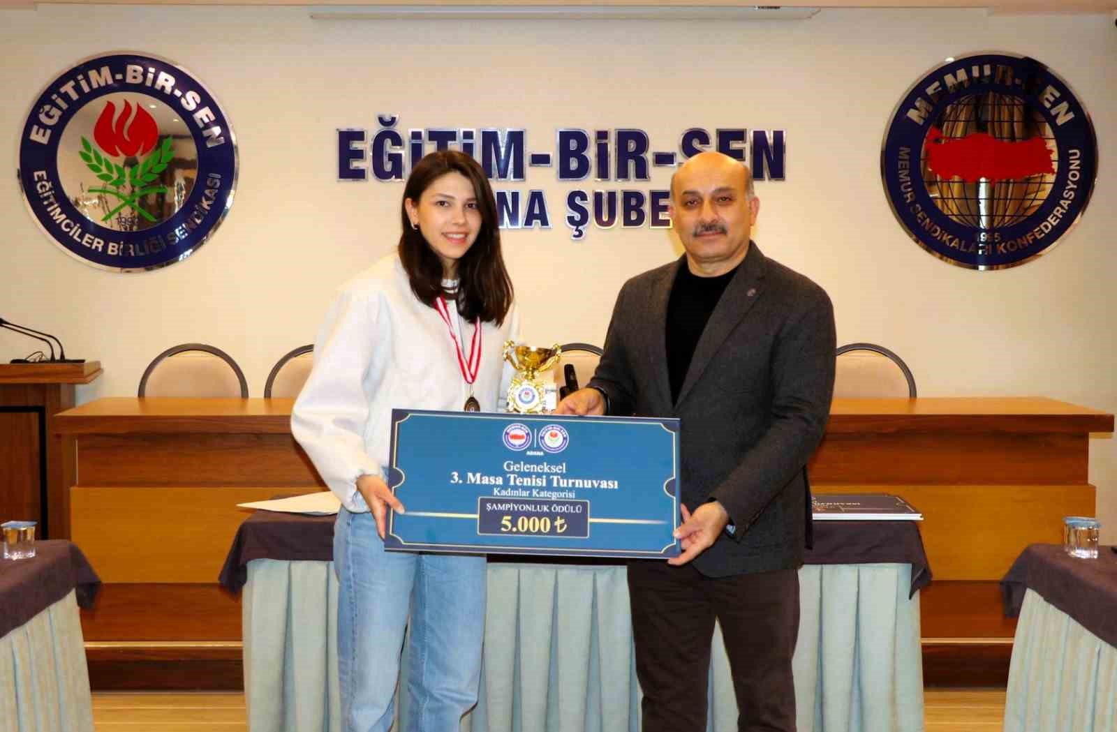 Eğitim-Bir-Sen’den ödüllü 2. Masa Tenisi Turnuvası: Adana’da raketler dostluk için sallandı