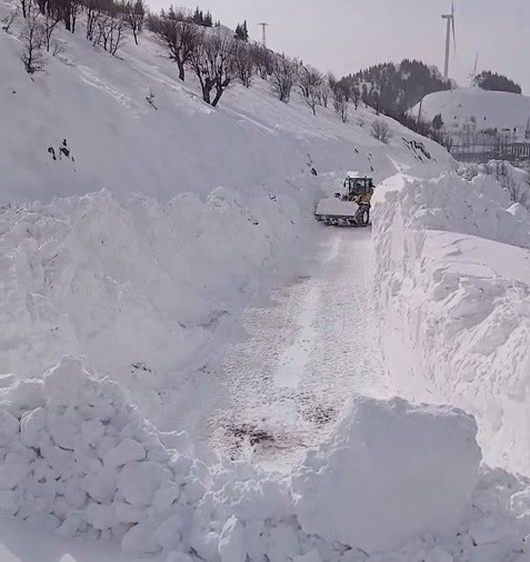 Bazı köylere ulaşım sağlanamıyor