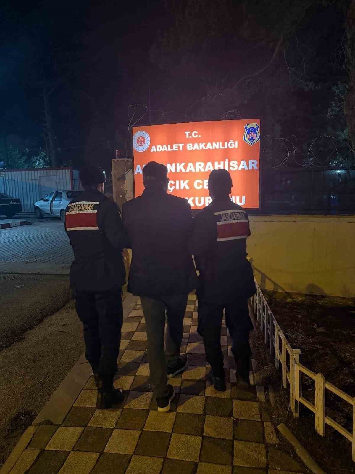 &Ccedil;eşitli su&ccedil;lardan aranan 13 kişi tutuklandı
