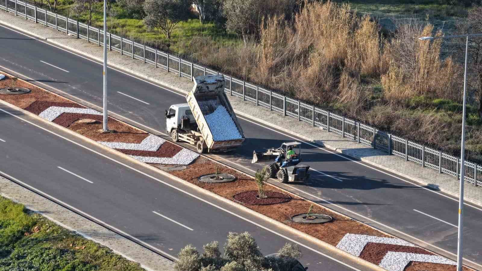 Aydın B&uuml;y&uuml;kşehir Belediyesi&rsquo;nden Acarlar-Şehir Hastanesi yolunda peyzaj d&uuml;zenlemesi
