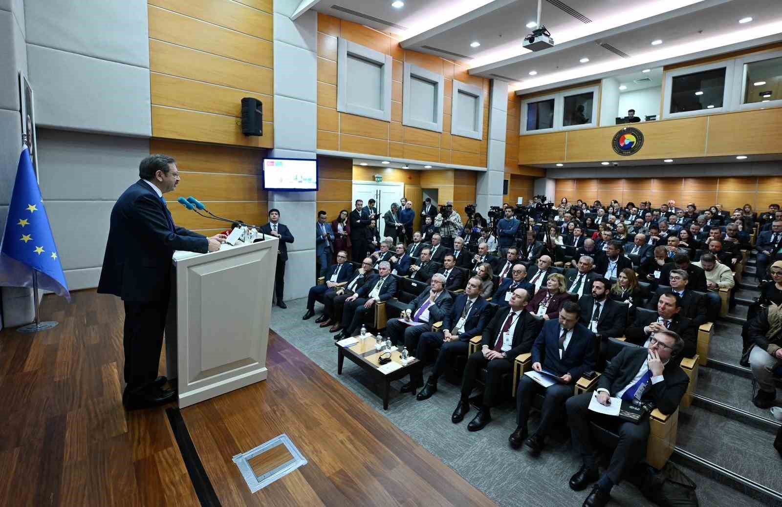 TOBB Başkanı Hisarcıklıoğlu, "AB-T&uuml;rkiye İş Diyaloğu 2 Projesi 2027&rsquo;ye kadar devam edecek"
