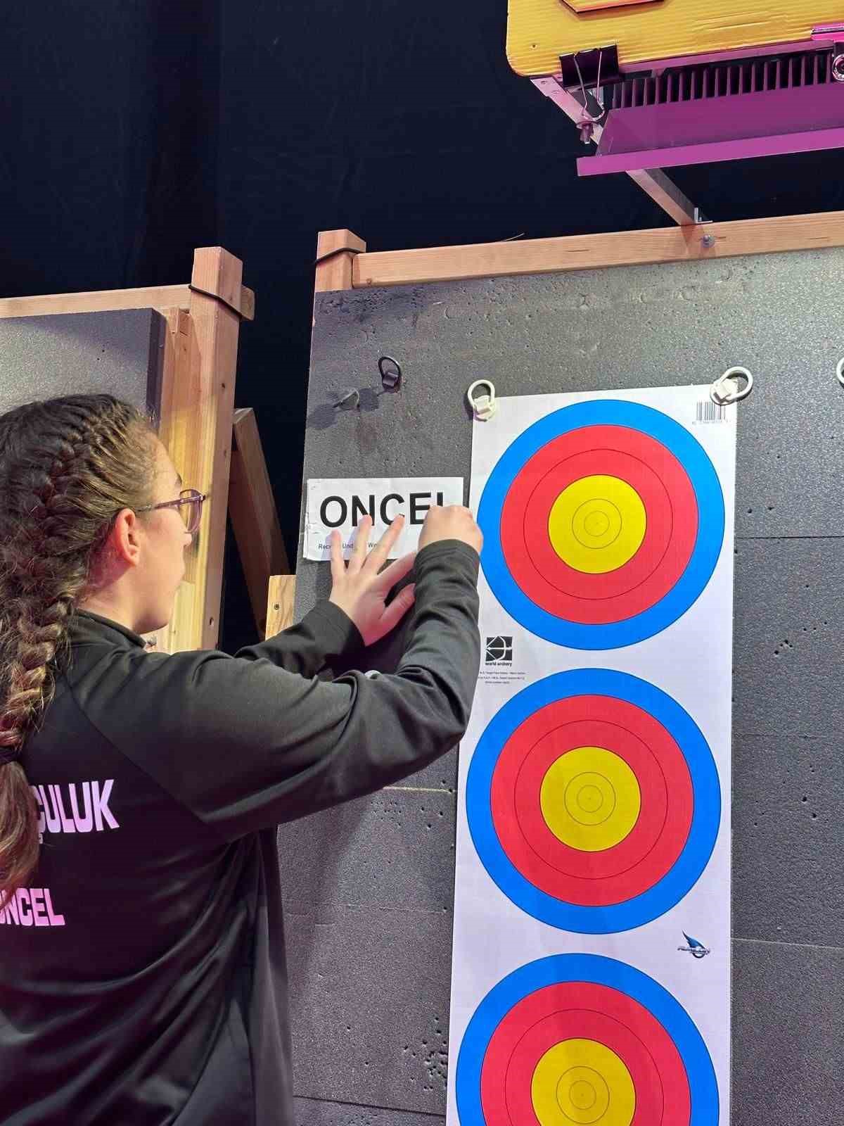 Burcu &Ouml;ncel, ok&ccedil;ulukta d&uuml;nya 4.&rsquo;s&uuml; oldu
