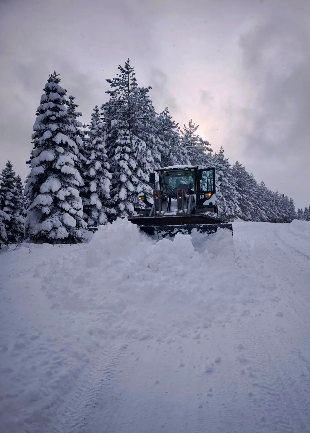Sinop&rsquo;ta karla m&uuml;cadele: 4 bin km yol a&ccedil;ıldı
