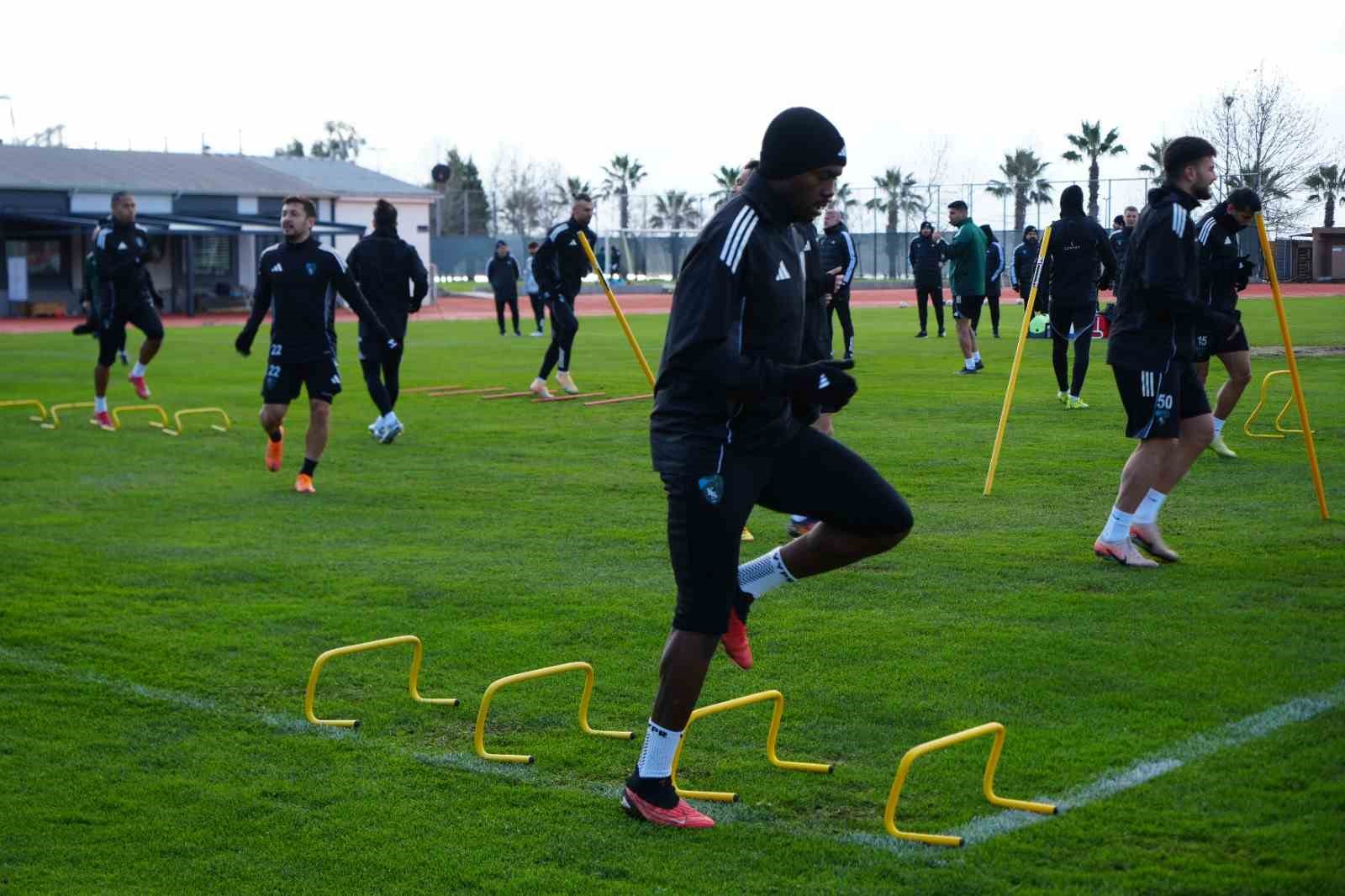 Kocaelispor, Samsunspor ma&ccedil;ı hazırlıklarına başladı
