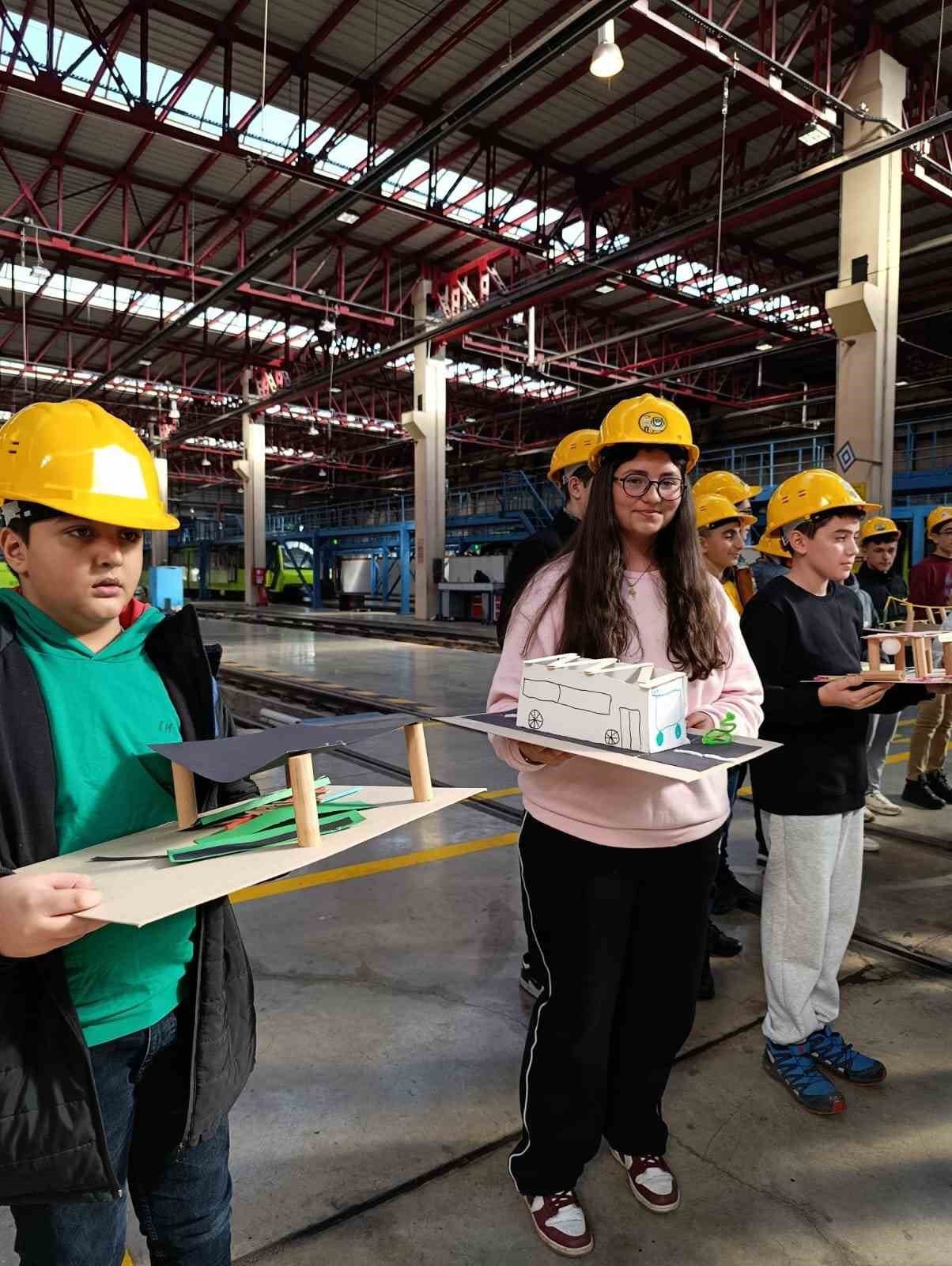 &Ouml;ğrenciler BURULAŞ&rsquo;ta hem eğlendi hem de &ouml;ğrendi
