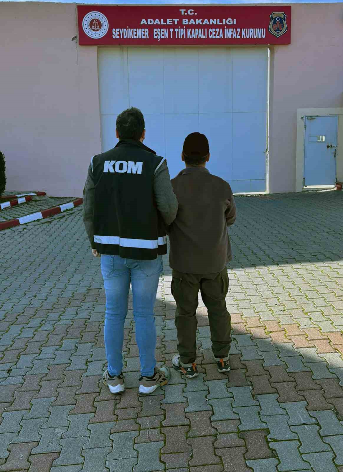 Kesinleşmiş hapis cezası bulunan FETÖ üyesi Seydikemer’de yakalandı