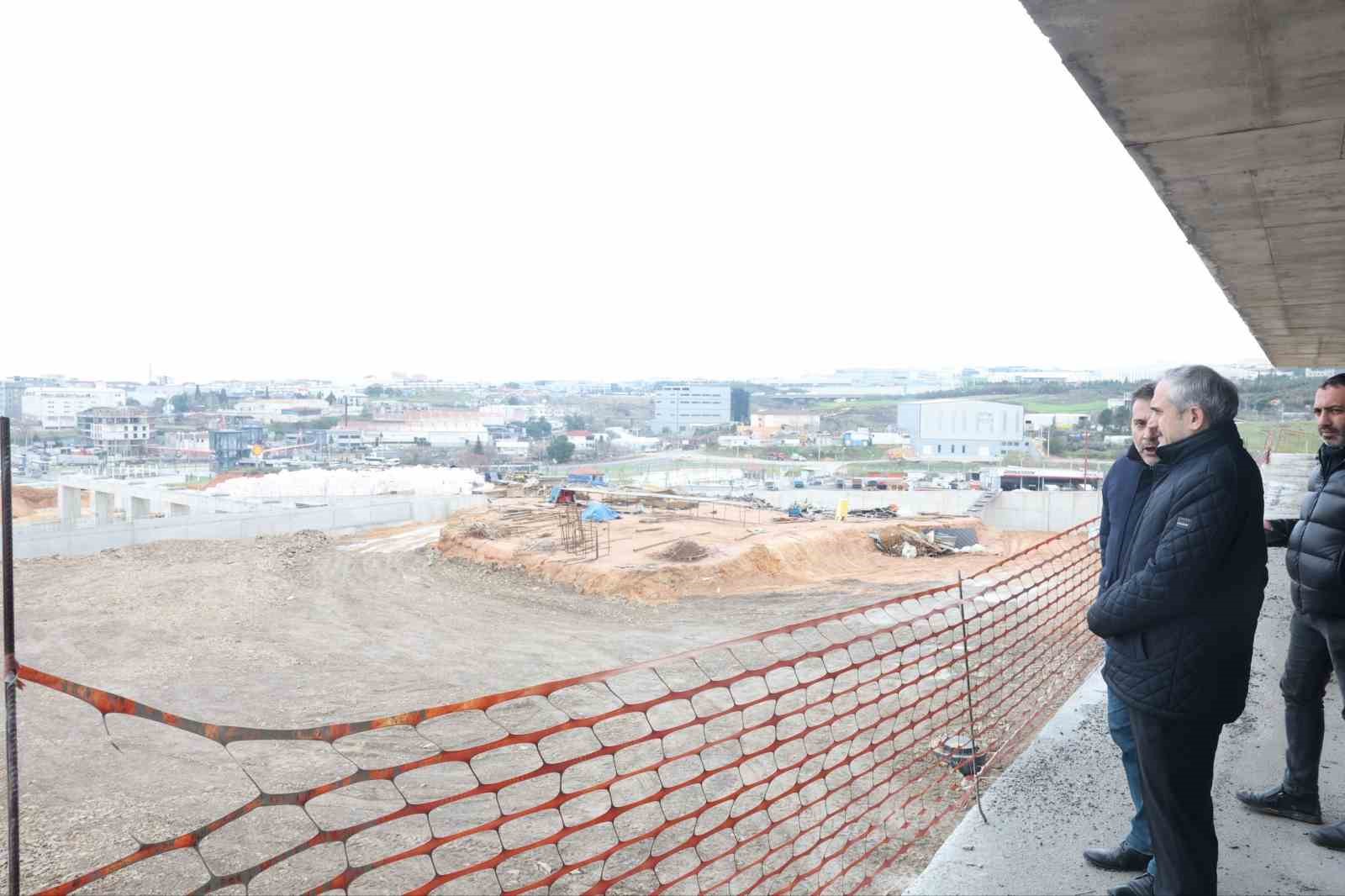 &Ccedil;ayırova Spor Lisesi inşaatında &ccedil;alışmalar s&uuml;r&uuml;yor
