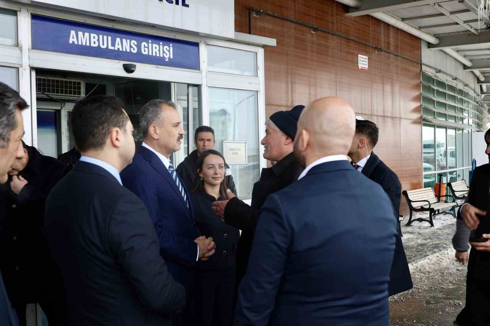 Ağrı Valisi Bozkurt&rsquo;tan hastane ve esnaf ziyareti
