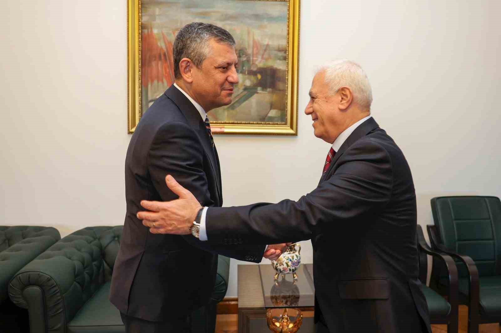 Bursa B&uuml;y&uuml;kşehir Belediye Başkanı Bozbey&rsquo;den Genel Başkan &Ouml;zel&rsquo;e ziyaret
