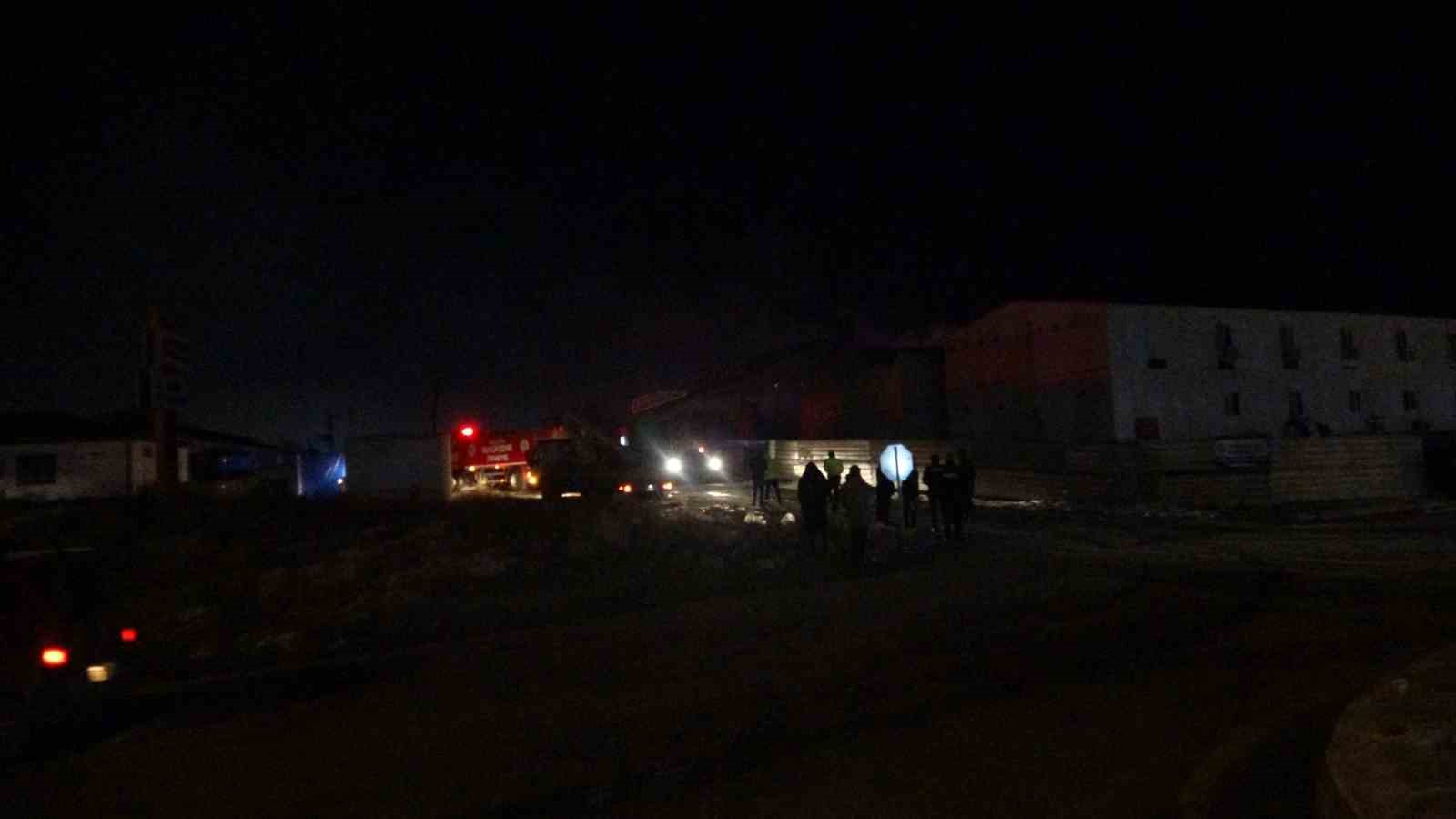 Malatya&rsquo;da şantiyede korkutan yangın
