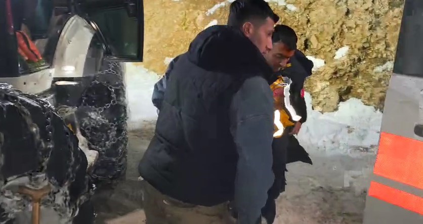Sason’da kar nedeni ile mahsur kalan hasta kurtarıldı