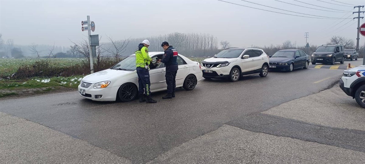 Köylerde 6 bin araç denetlendi