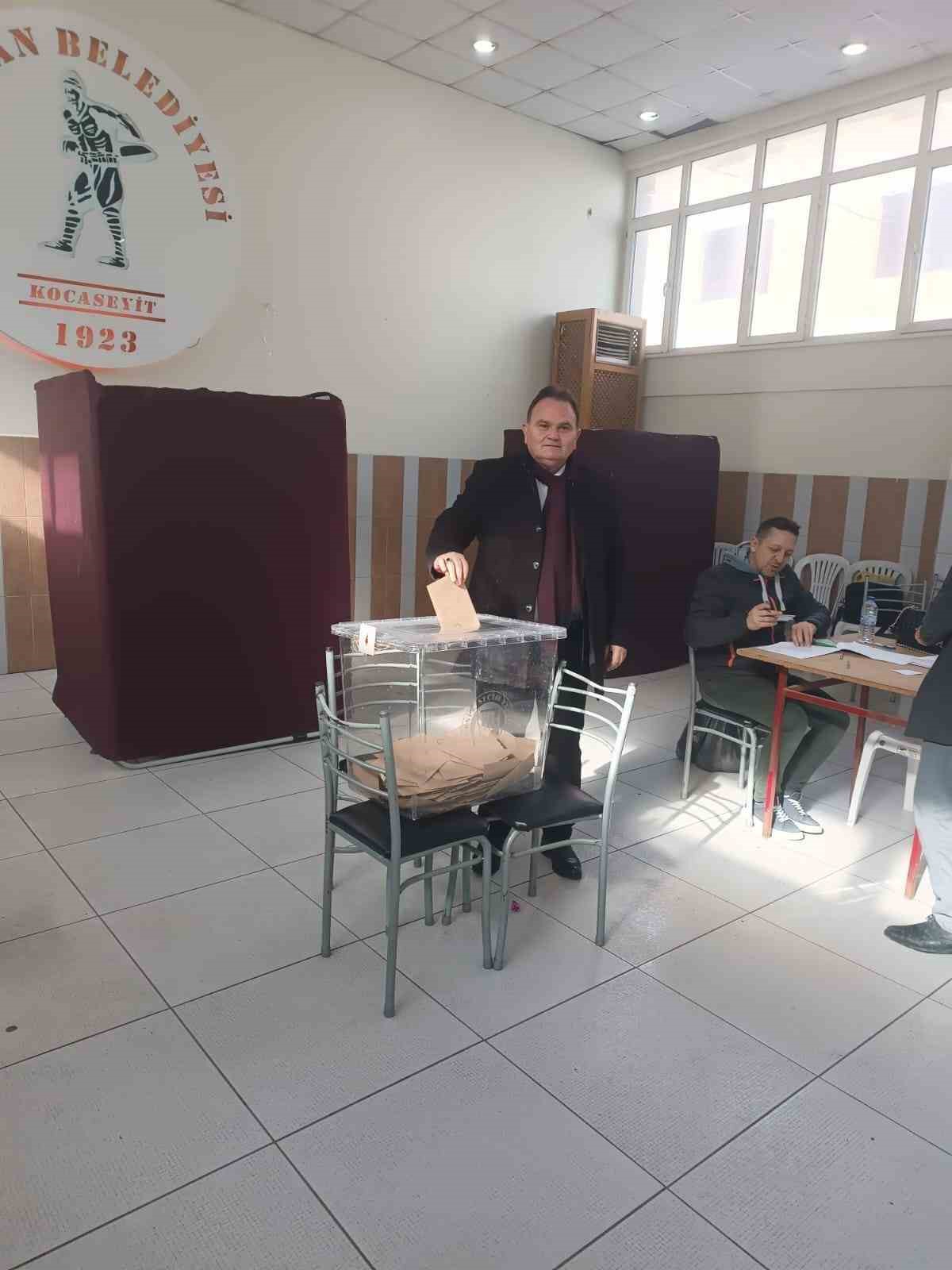 Havran Sebzeciler ve Meyveciler Esnaf Odası&rsquo;nda Murat Han&ccedil;er tekrar başkan se&ccedil;ildi
