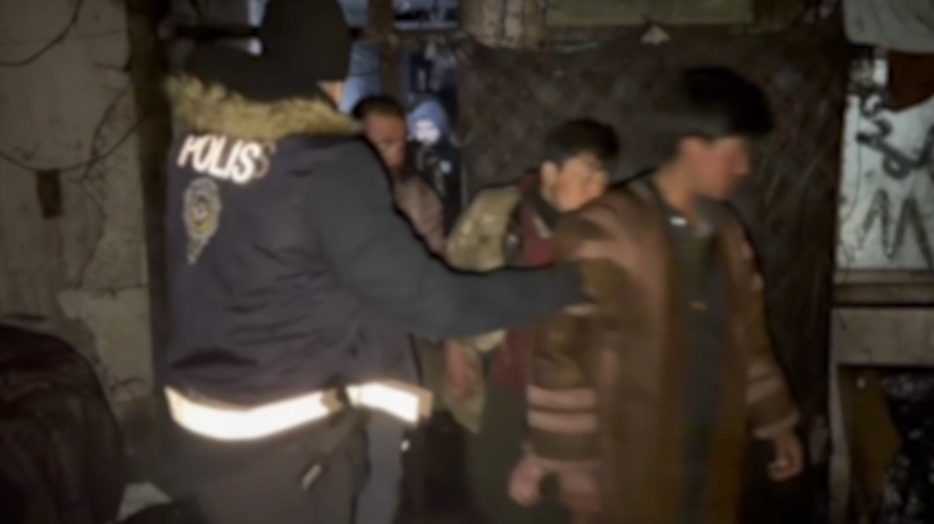 Kars&rsquo;ta d&uuml;zensiz g&ouml;&ccedil;men operasyonu
