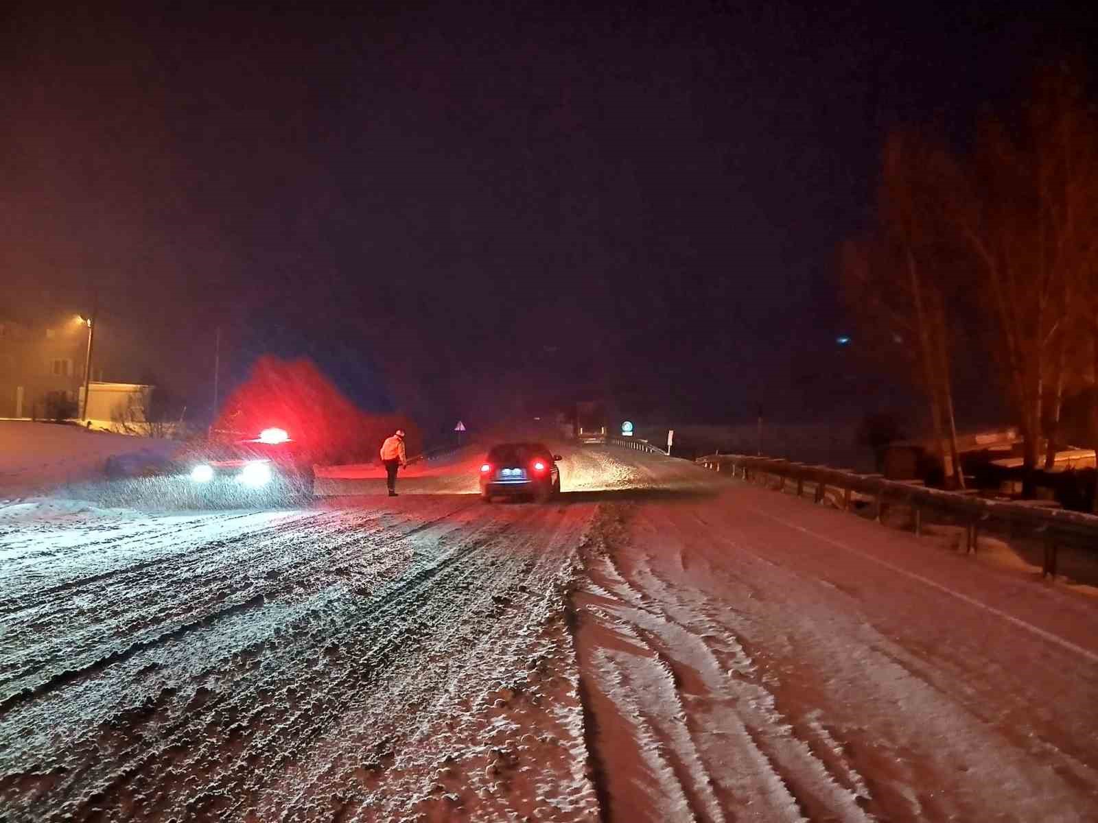 Kop Ge&ccedil;idi&rsquo;nde ulaşım yeniden sağlandı
