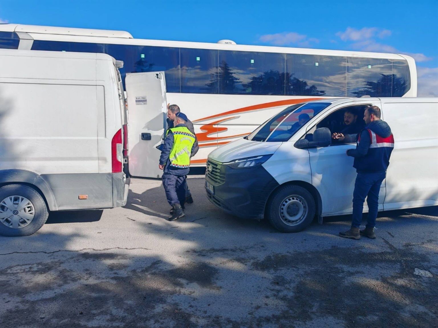 Bilecik&rsquo;te ger&ccedil;ekleştirilen huzur uygulamasında binlerce liralık ceza
