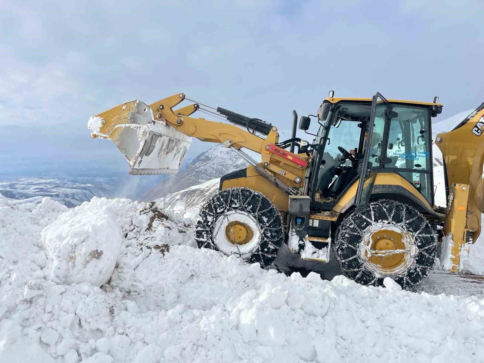 Siirt’te 146 köy yolu ulaşıma açıldı