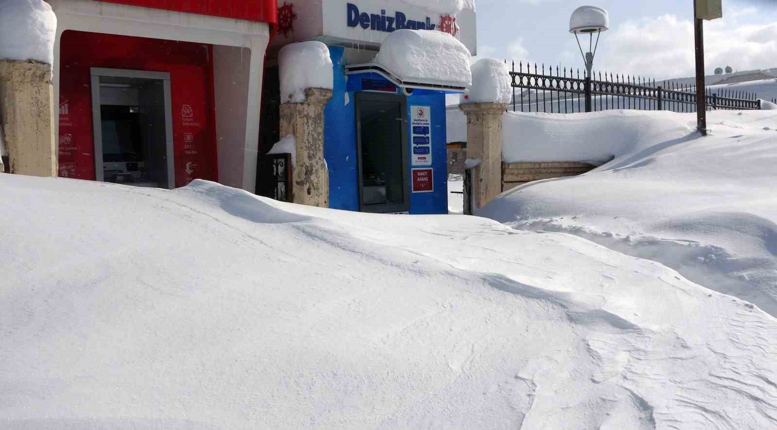 Kışın en sert y&uuml;z&uuml; Bitlis&rsquo;te
