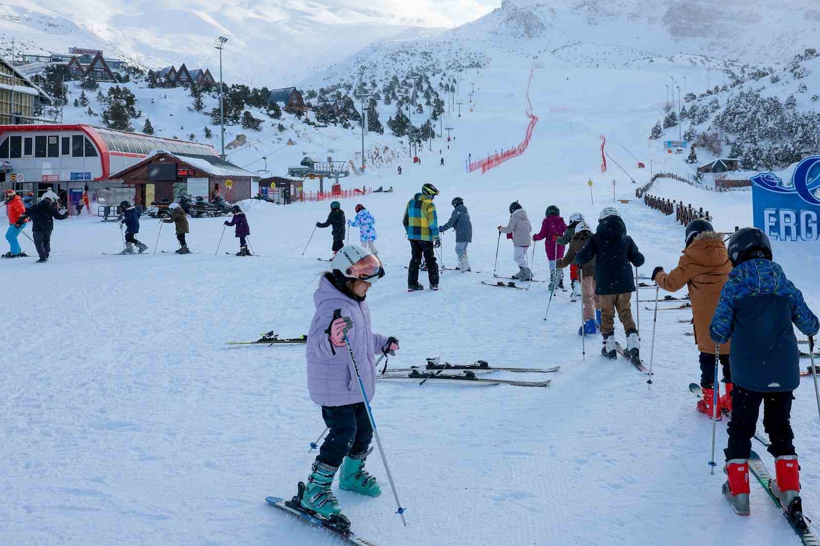 "Kayak Bilmeyen Kalmasın" projesi devam ediyor