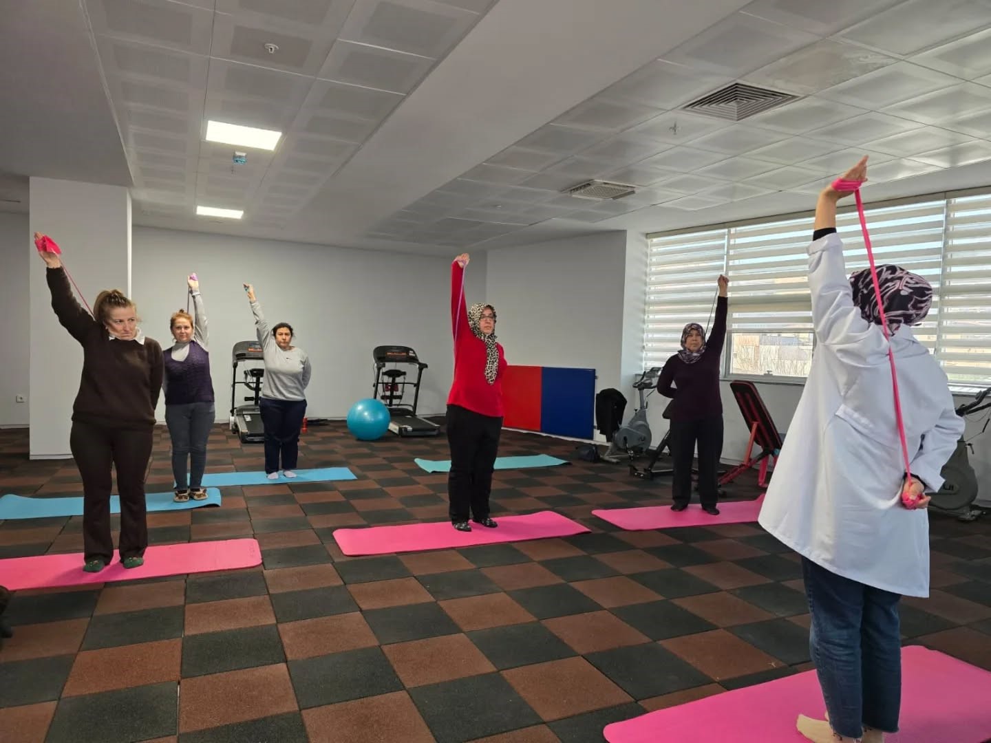 Nazilli’de kadınlar güne sporla başlıyor