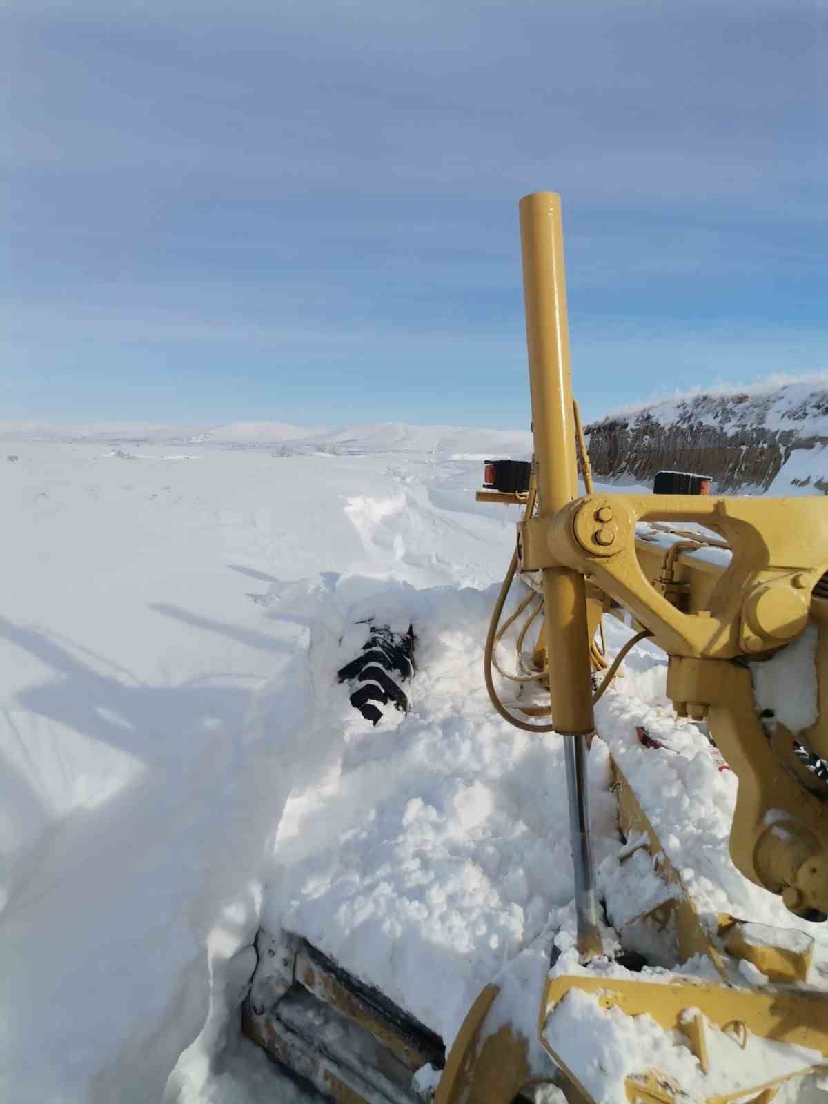 Kırsalda kapalı mahalle yolu kalmadı
