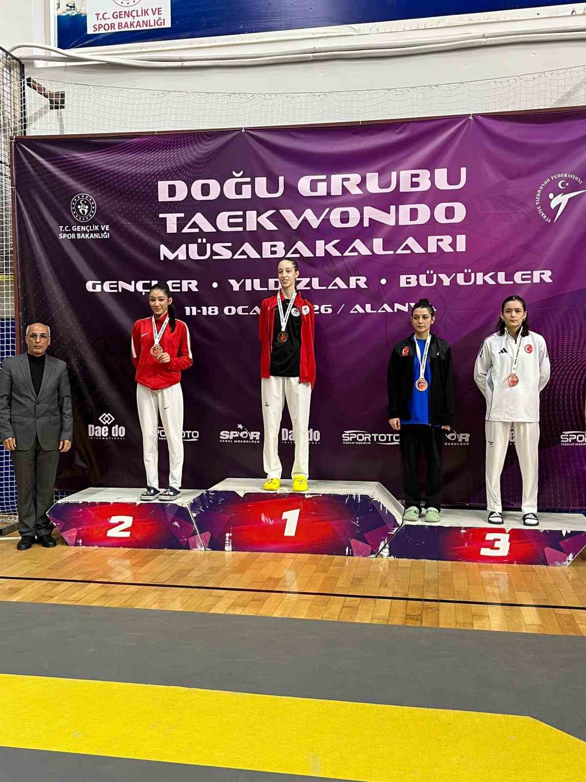 Başkan &Ccedil;olakbayrakdar: "Altyapıdan yetişen evlatlarımızla sporda zirveye y&uuml;r&uuml;yoruz"
