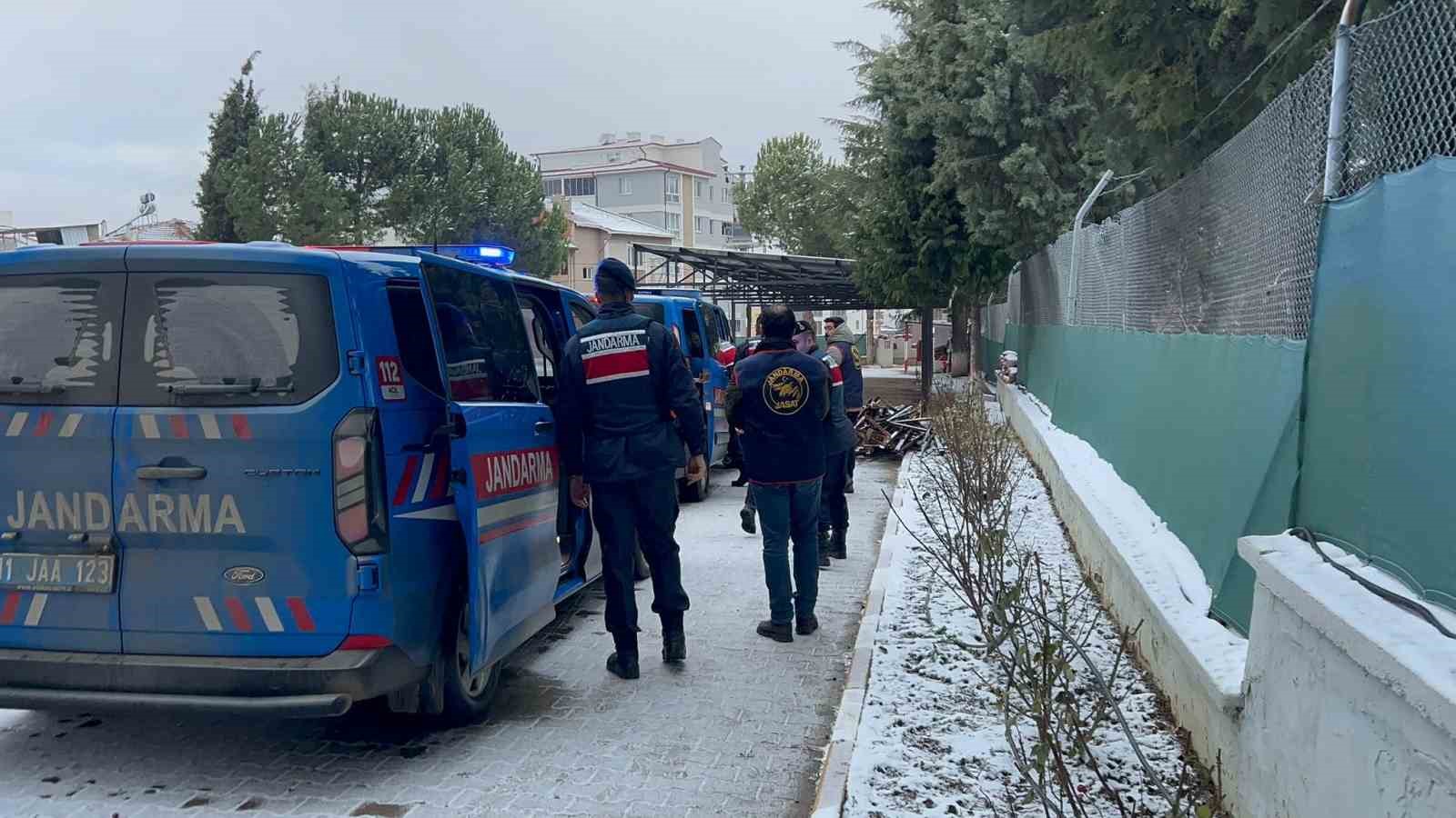 Yaşlı kadını dolandıranlar JASAT&rsquo;tan ka&ccedil;amadı
