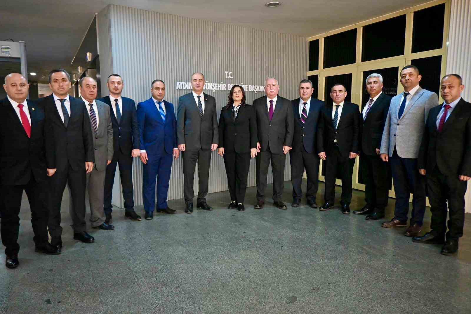 G&uuml;ven tazeleyen Başkan &Ouml;zmeri&ccedil;, şof&ouml;r esnafı i&ccedil;in saha &ccedil;alışmalarına başladı
