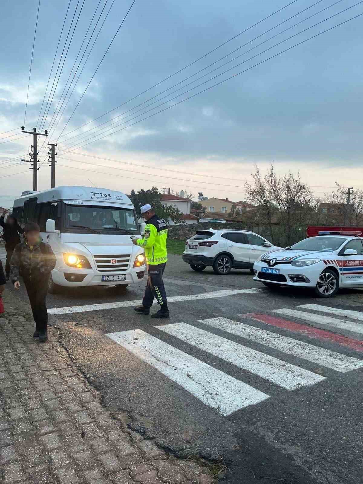 &Ccedil;anakkale&rsquo;de okul servislerine denetim
