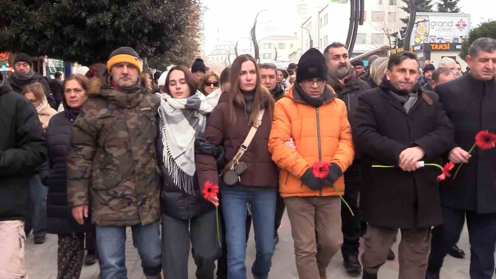 Bolu&rsquo;da 78 canın anısına sessiz y&uuml;r&uuml;y&uuml;ş: "Cinayet diye adlandırdığımız olayda 8 tane evladımı yitirdim"
