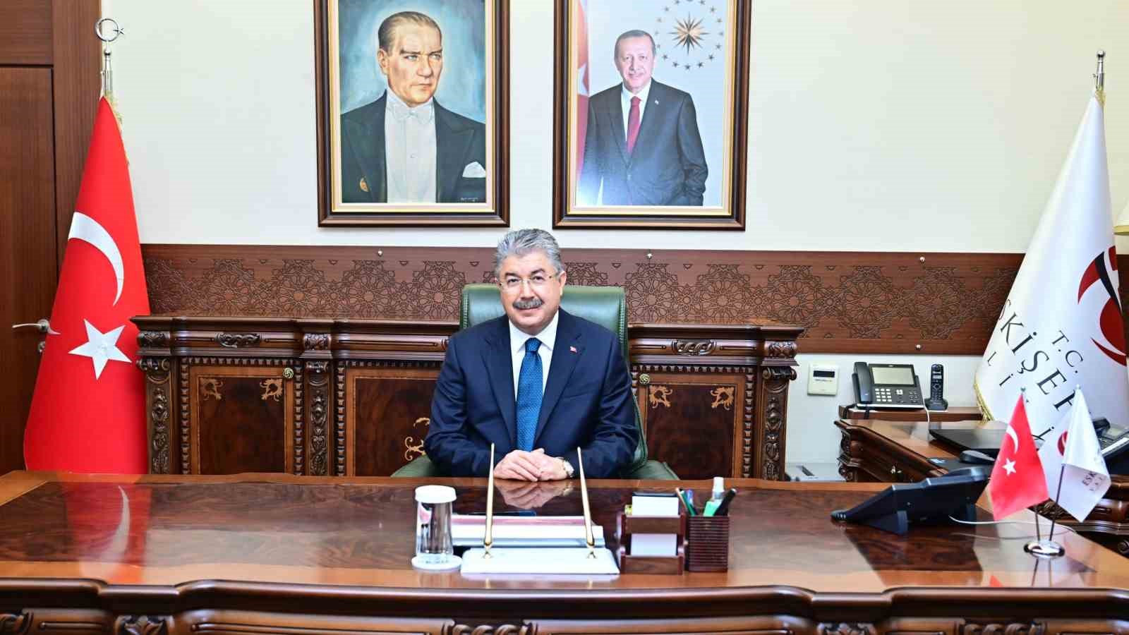 Vali Yılmaz&rsquo;dan anlamlı başlangı&ccedil;
