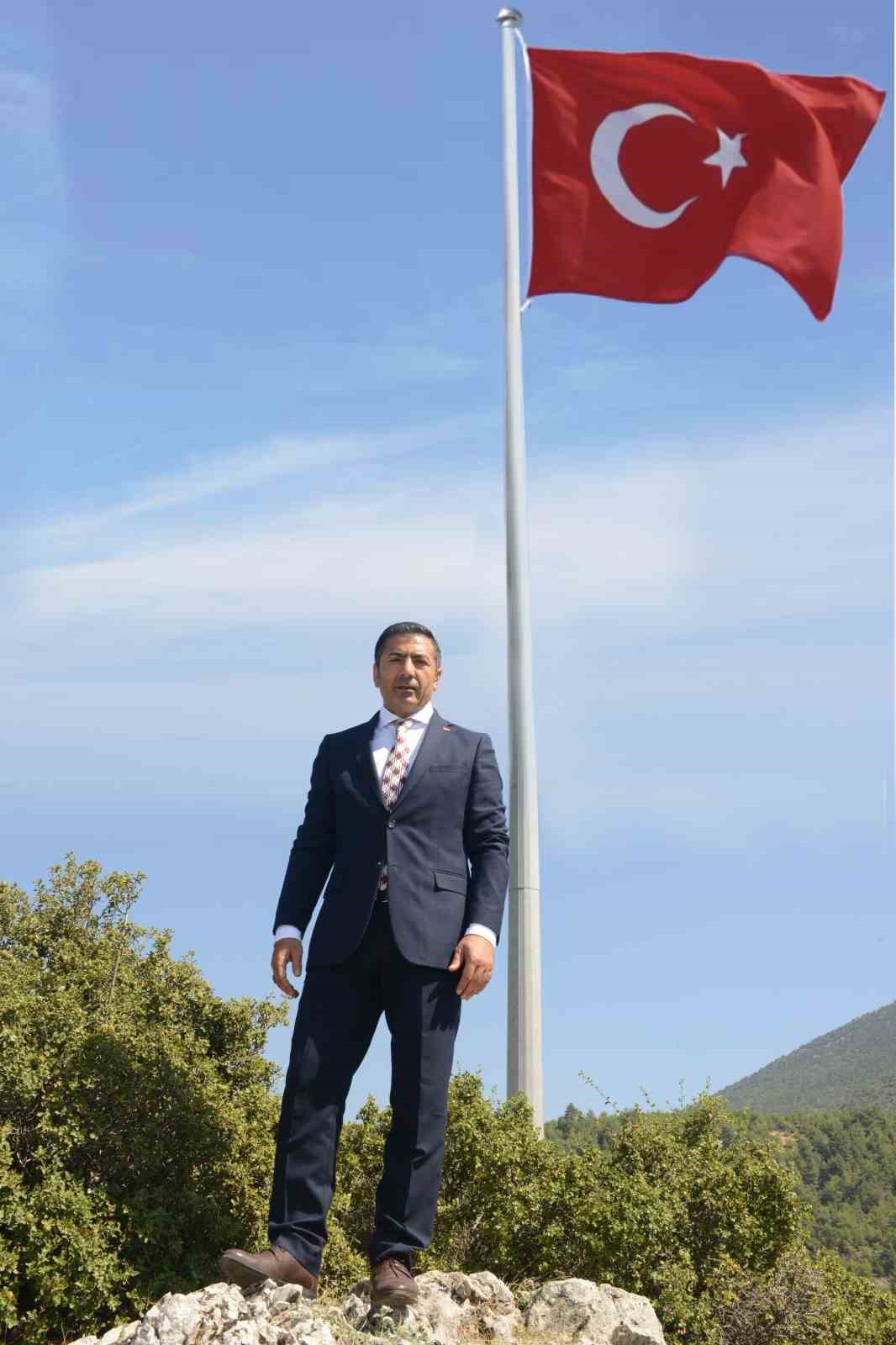 Başkan Erdoğan&rsquo;dan bayrağa y&ouml;nelik saldırılara sert tepki
