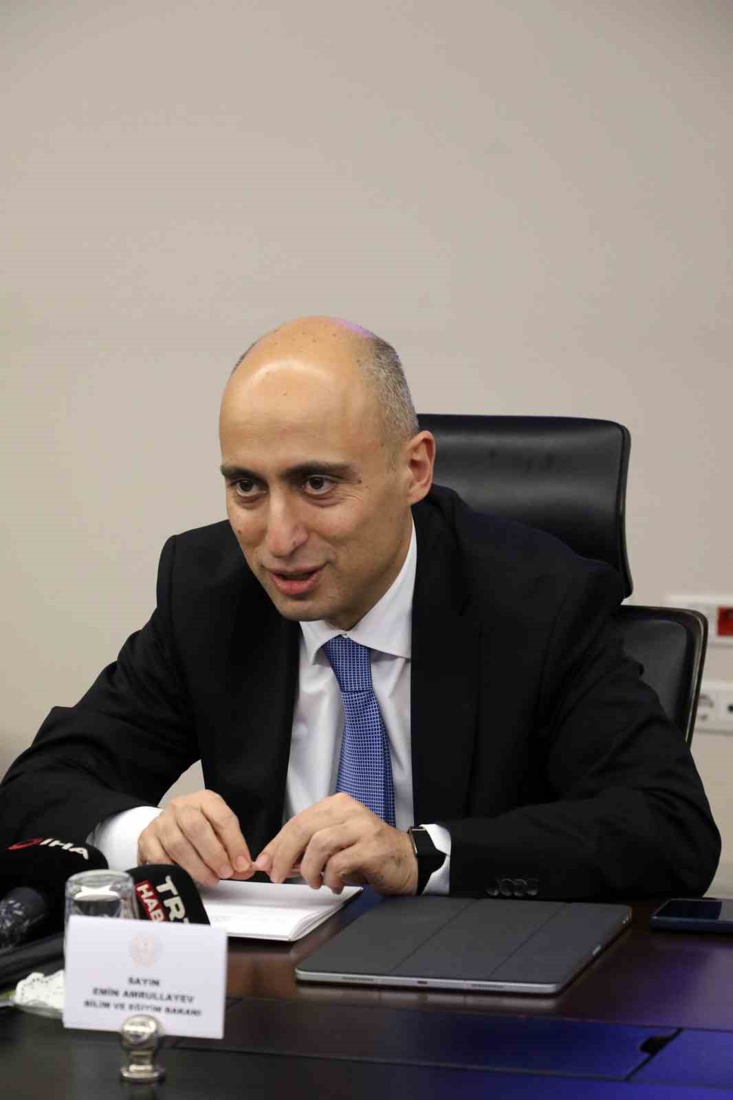 Bakan Tekin: "T&uuml;rkiye ile Azerbaycan arasında &ccedil;ok yakın bir dostluk ilişkisi var"
