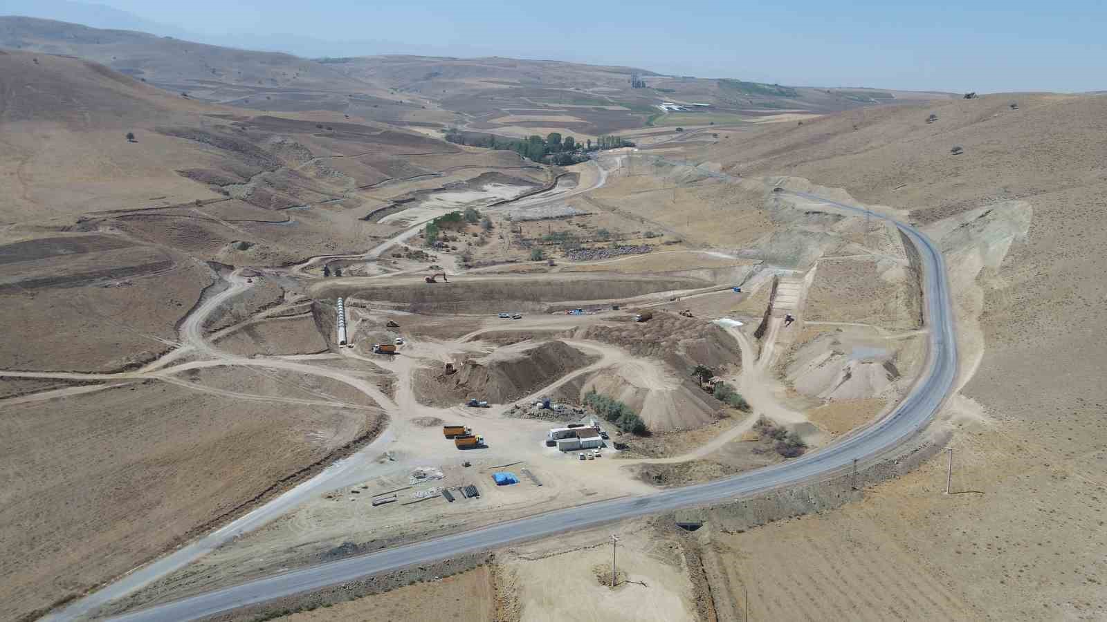 Niğde&rsquo;de bin 260 dekar tarım arazisi modern sulamaya kavuşacak
