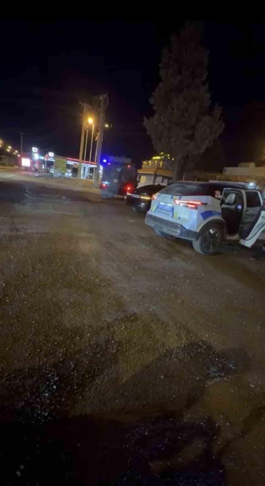 Mardin&rsquo;de askeri ara&ccedil; ile otomobil &ccedil;arpıştı
