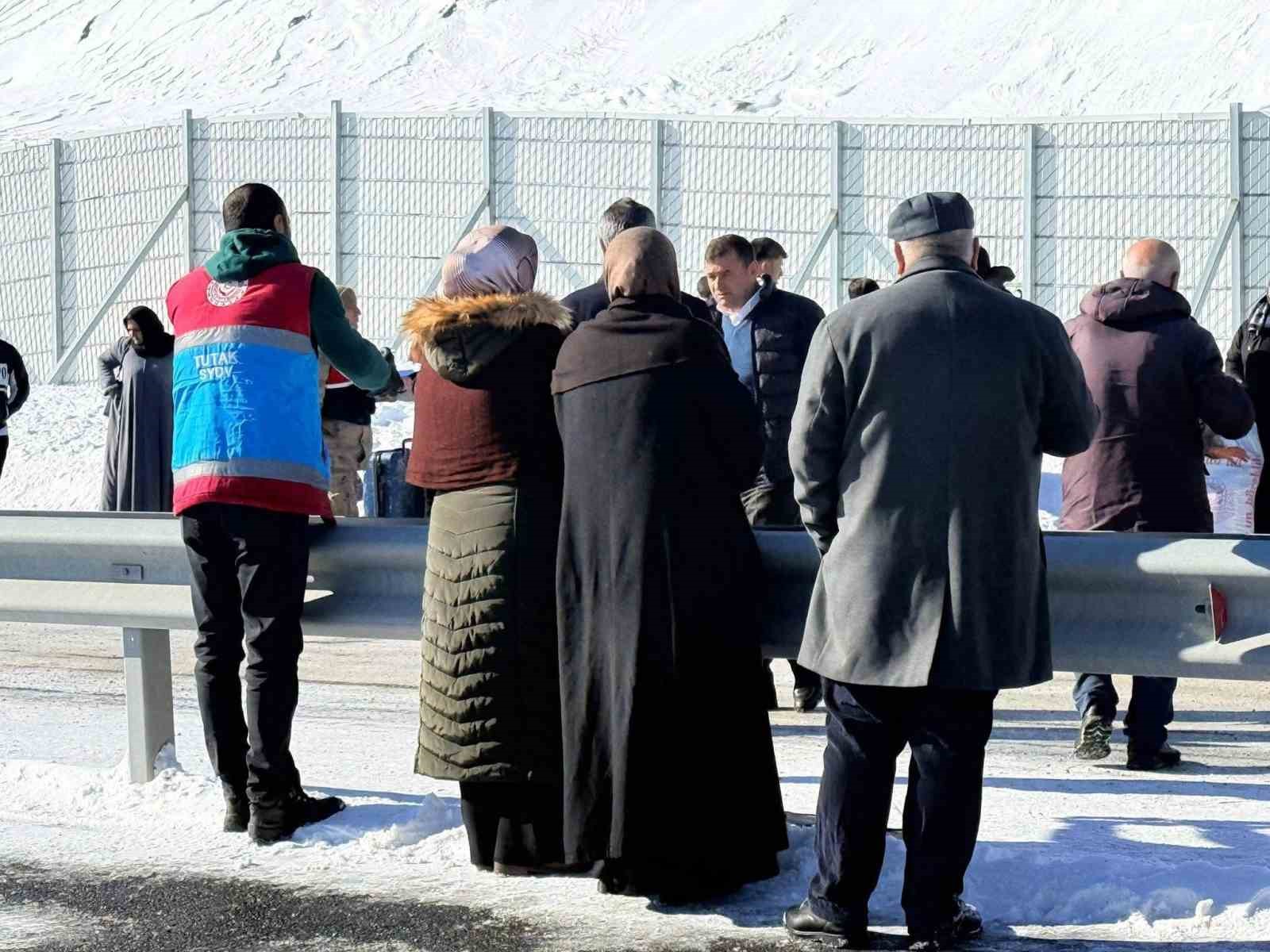 Tutak Kaymakamlığından kazazedelere çorba ikramı