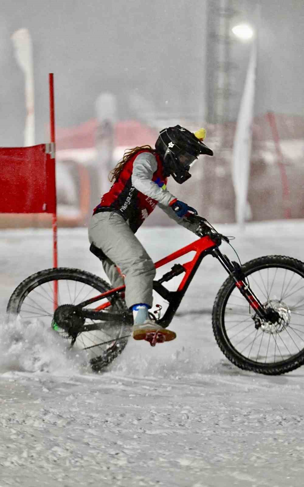 Denizlili sporcu Snow Bike Türkiye Şampiyonası’na damga vurdu