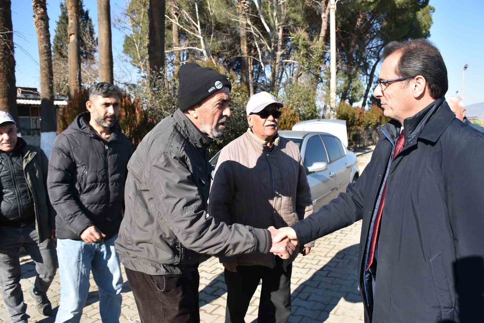 Salihli Kaymakamı Güldoğan, Emirhacılı ve Karayahşi’de talepler dinlendi