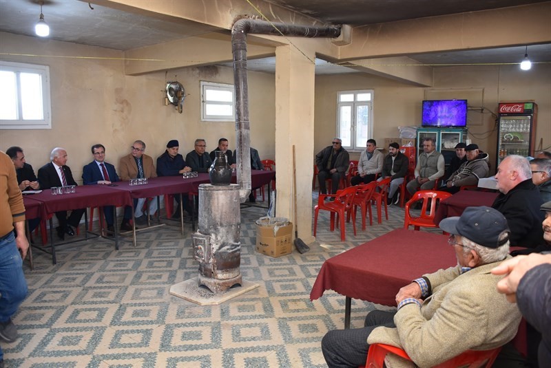 Salihli Kaymakamı G&uuml;ldoğan, Emirhacılı ve Karayahşi&rsquo;de talepler dinlendi
