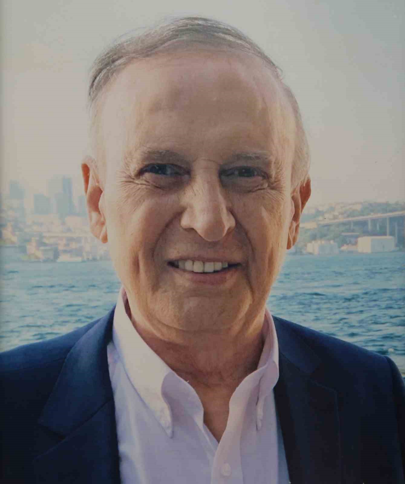 CHP Genel Başkanı &Ouml;zel, Manisa&rsquo;da cenaze namazına katıldı
