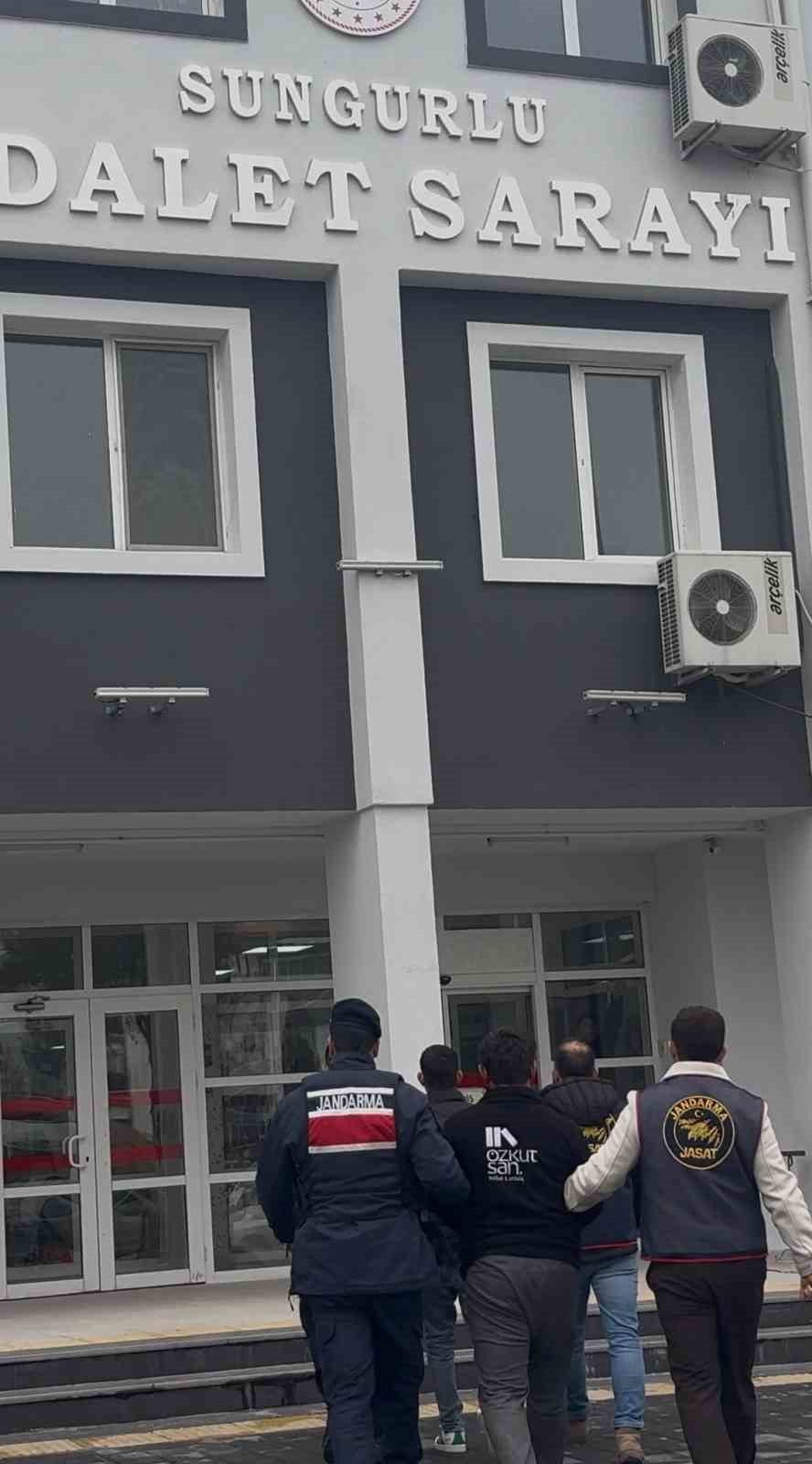 Çorum’da "boş evlere dadanan hırsızlara JASAT’tan operasyon: 2 tutuklama