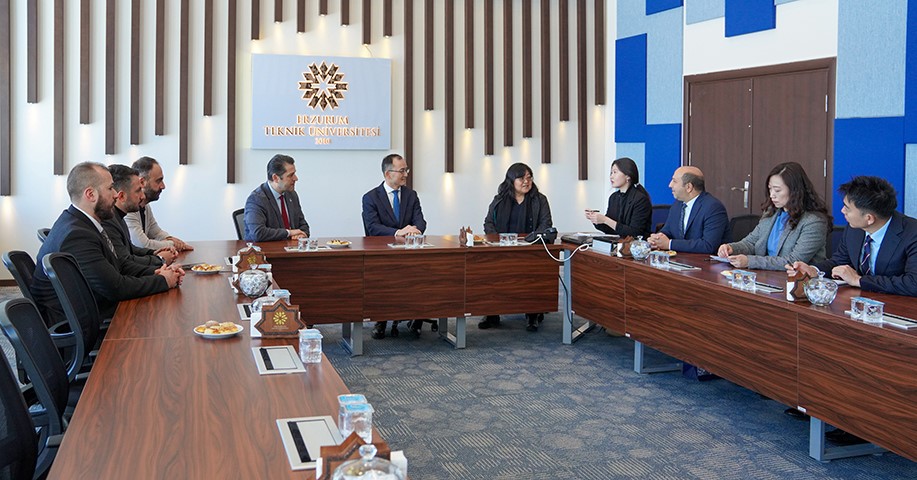 Çin Halk Cumhuriyeti Büyükelçisi Jiang Xuebin’den ETÜ’ye ziyaret