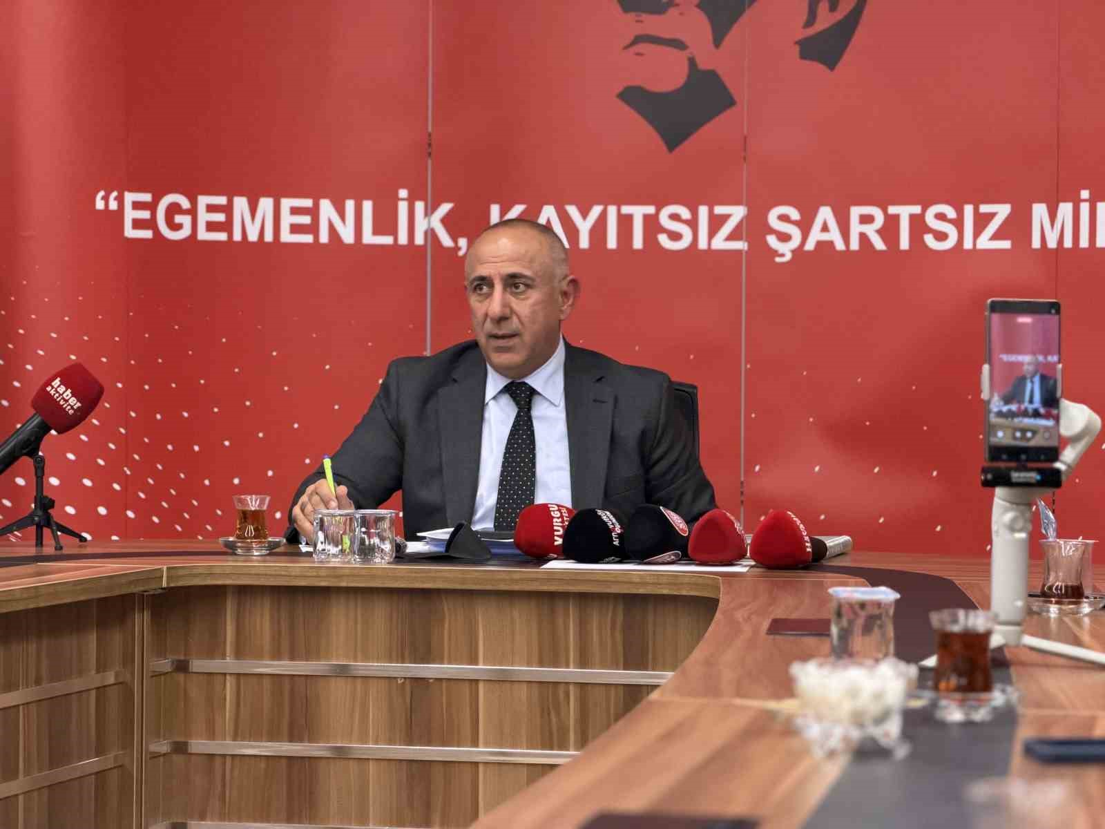 Arnavutk&ouml;y Kaymakamı, 2025 yılını değerlendirdi, 2026 yılı i&ccedil;in tedbirleri anlattı
