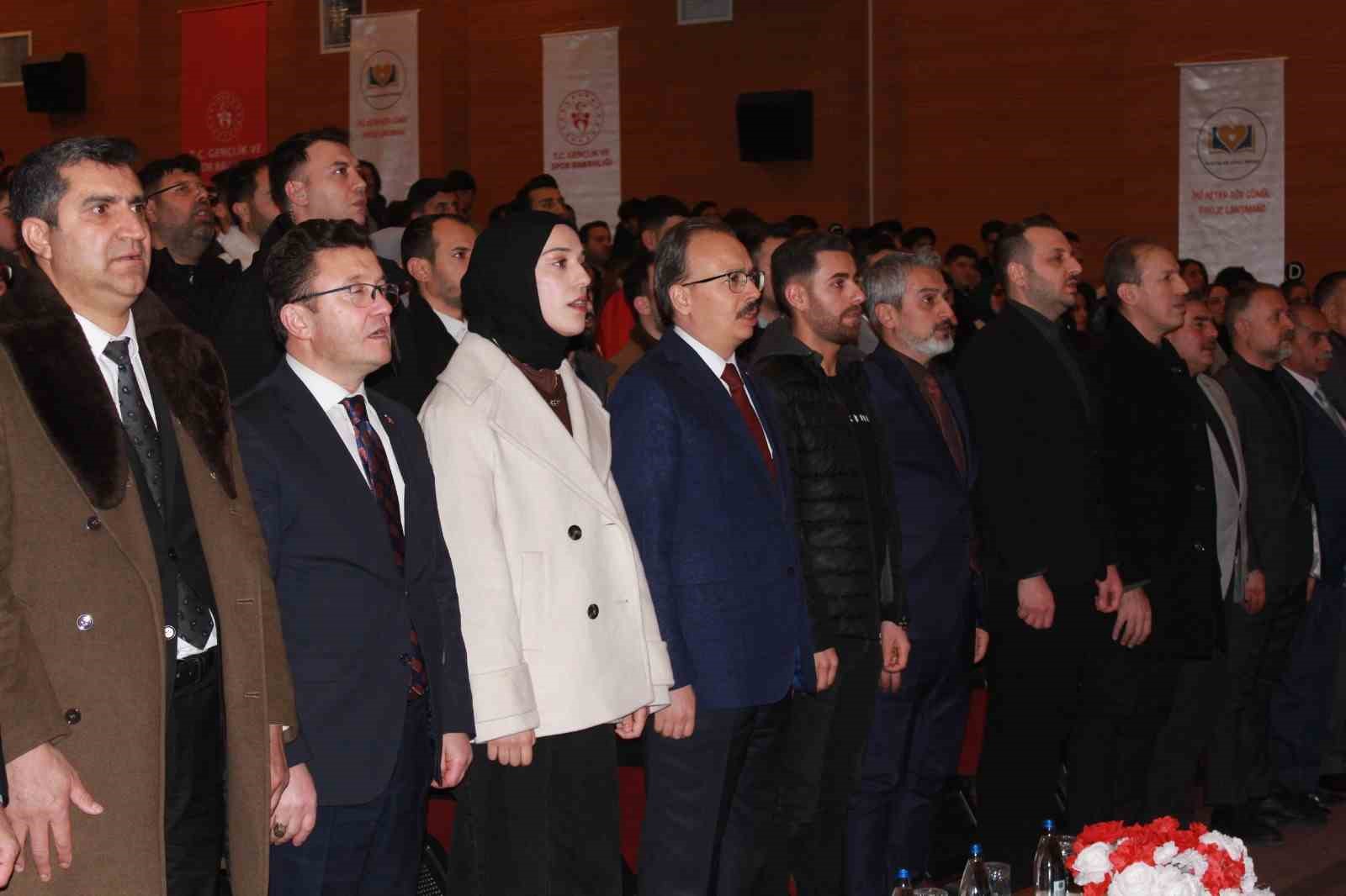 Siirt&rsquo;te &rsquo;İki Kitap Bir G&ouml;n&uuml;l Projesi&rsquo; tanıtıldı
