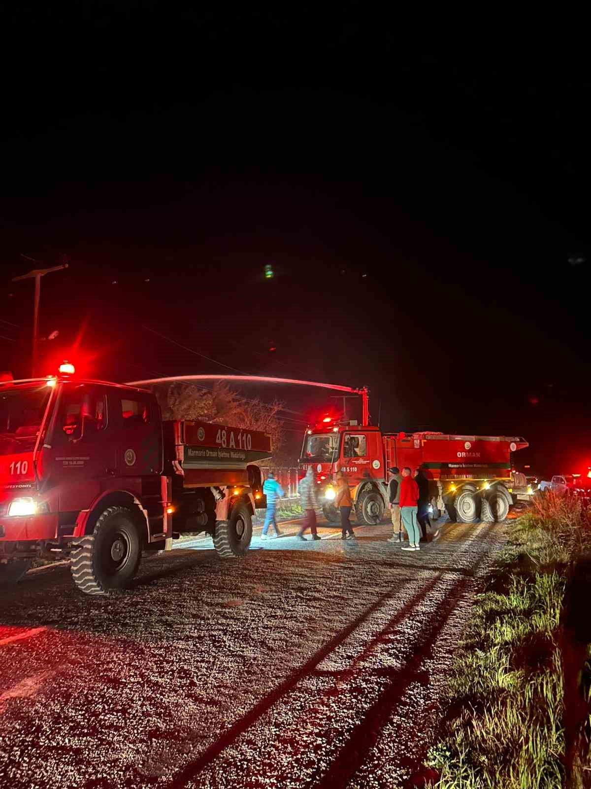Fırtına elektrik tellerini kopardı, çıkan yangın büyümeden söndürüldü