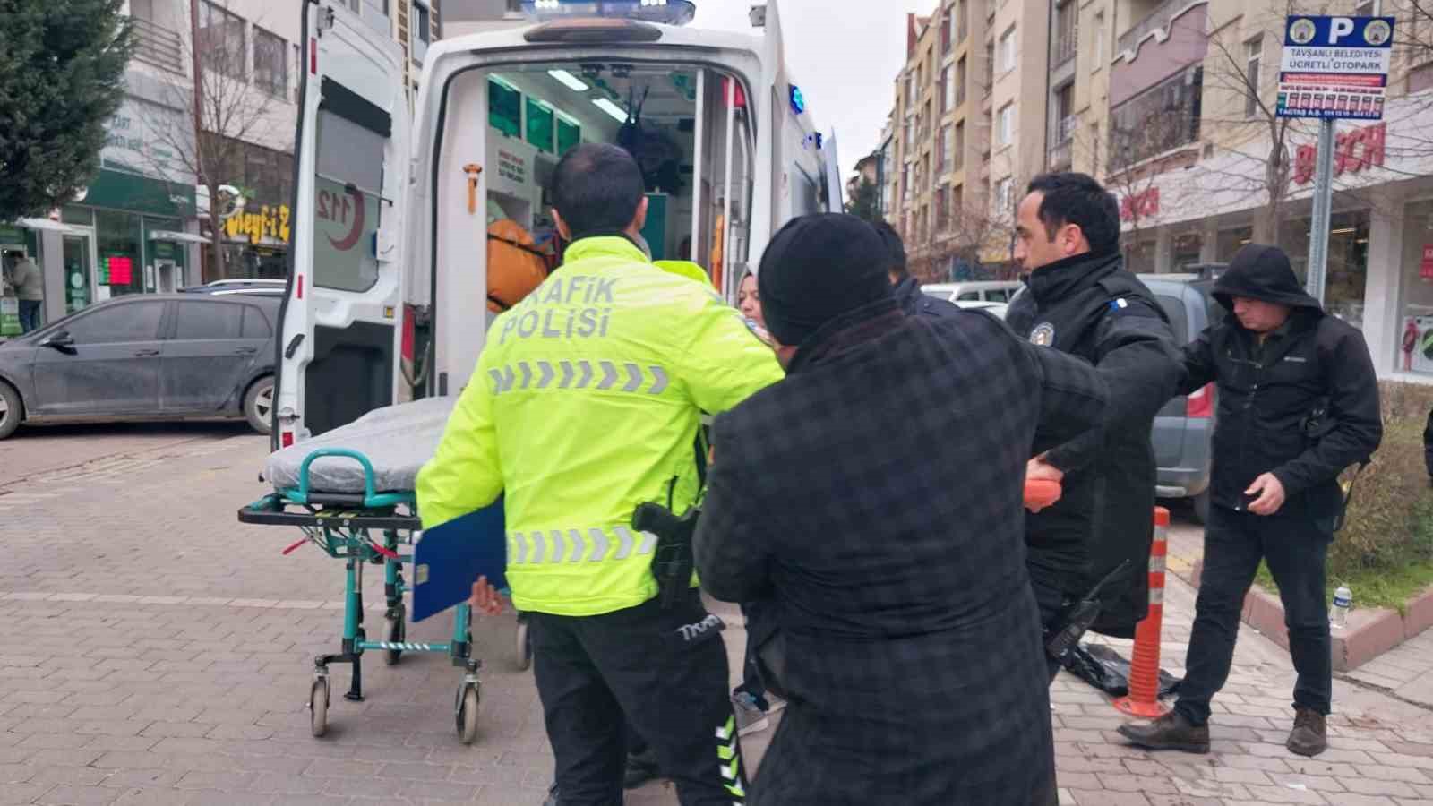 Tavşanlı&rsquo;da 3 tekerlekli elektrikli motosiklet devrildi: 1 yaralı
