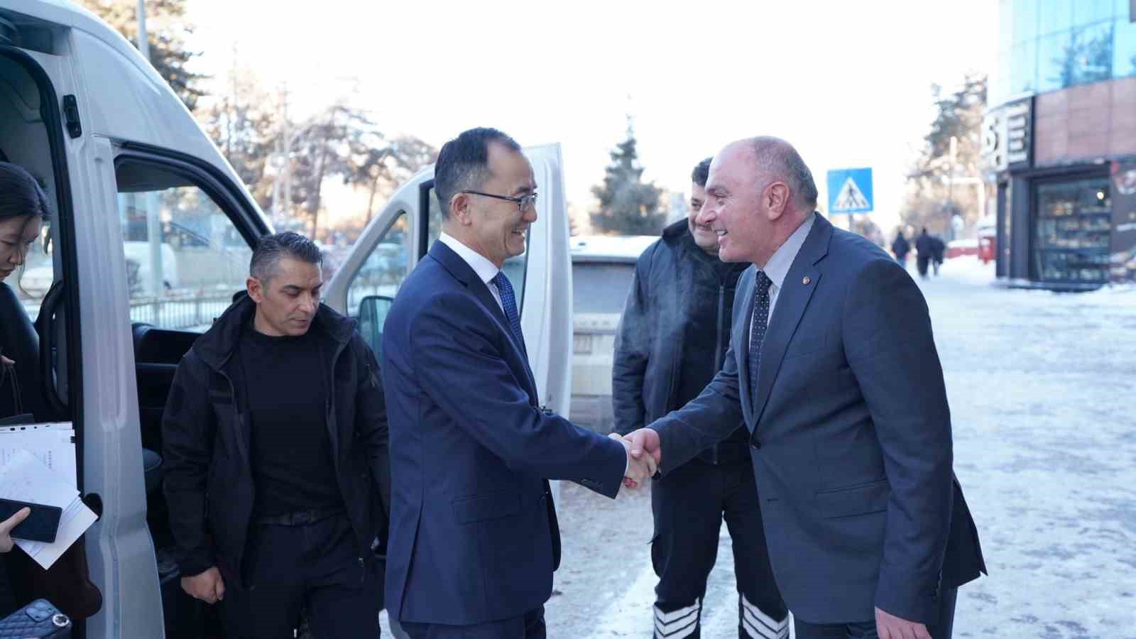 &Ccedil;in B&uuml;y&uuml;kel&ccedil;isi JIANG Xuebin ETSO&rsquo;da
